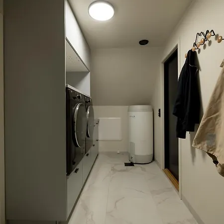 דירה Charming 4-bed In Center *