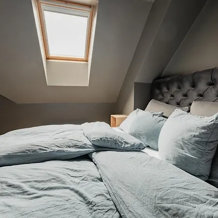 Apartment Charming 4-bed In Center