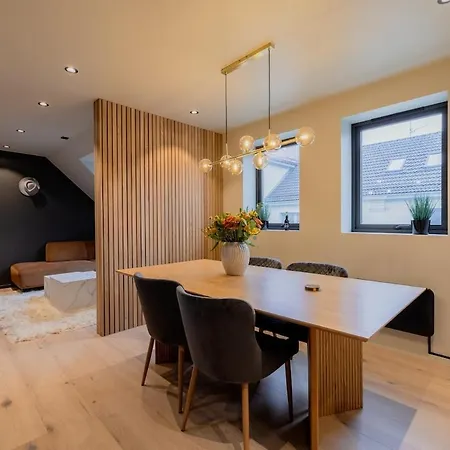 Apartment Charming 4-bed In Center