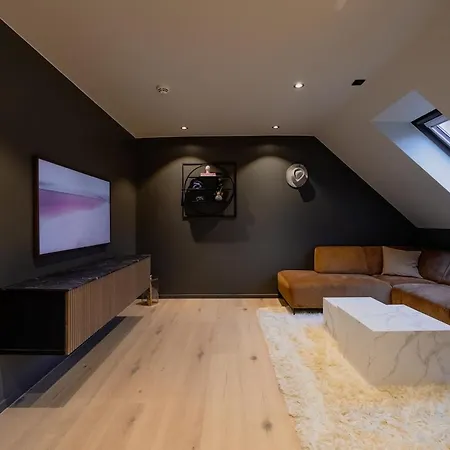 Apartment Charming 4-bed In Center *