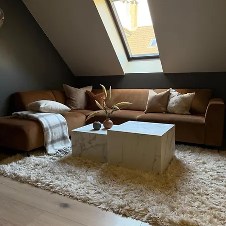 Charming 4-bed In Center Apartment *