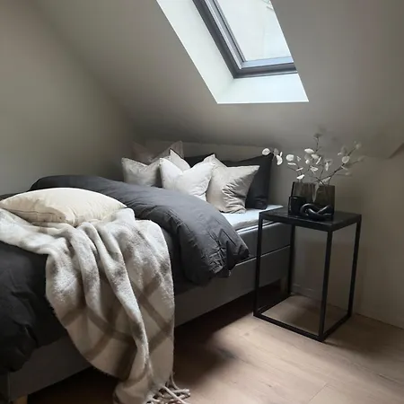 Leilighet Charming 4-bed In Center *