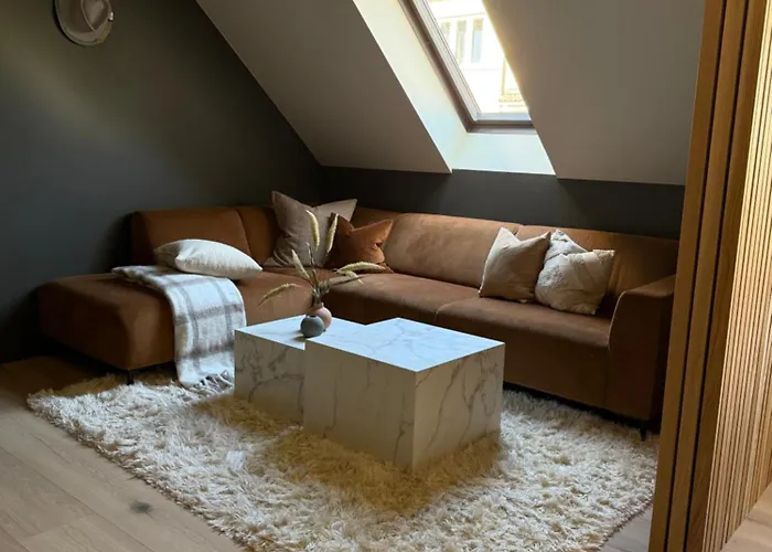 Charming 4-bed In Center