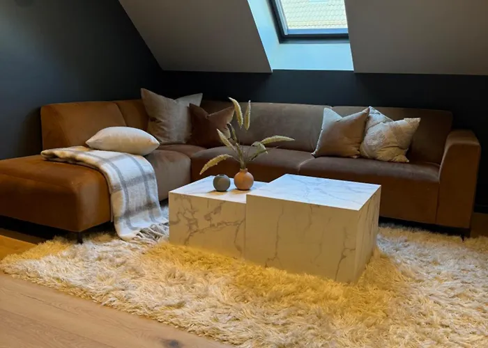 Apartmán Charming 4-bed In Center *