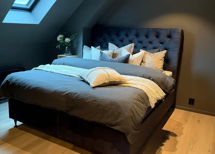 Charming 4-bed In Center Appartement